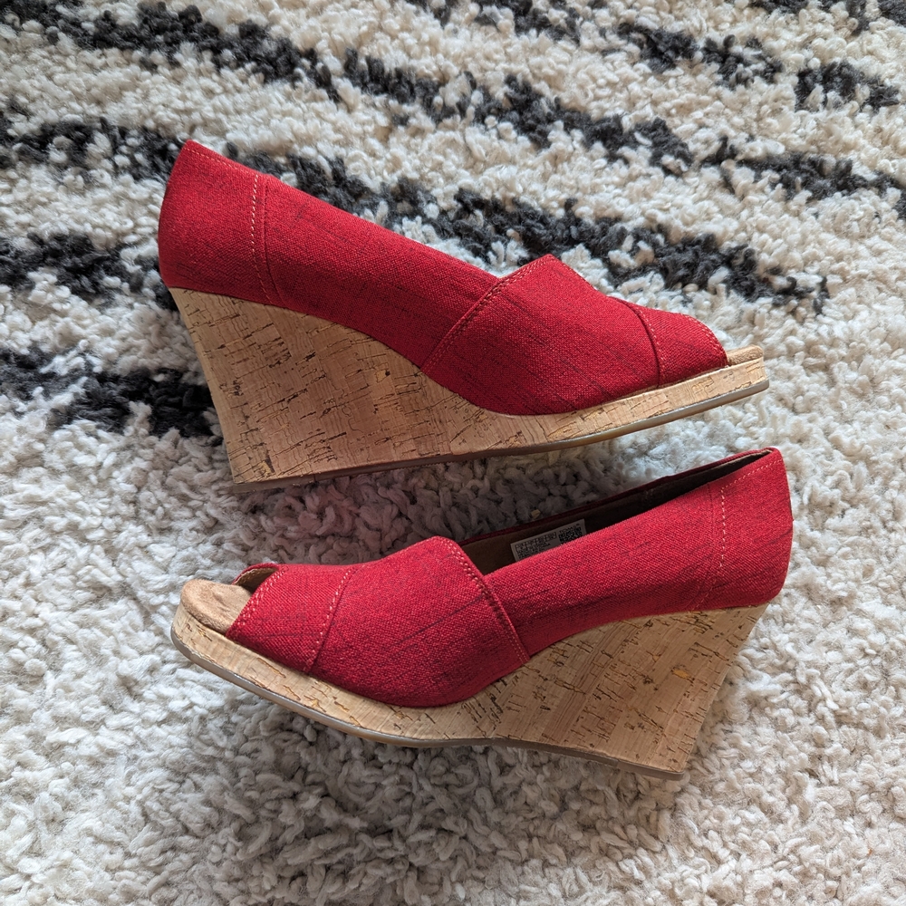Tom's Red Wedge Sandals Size 9